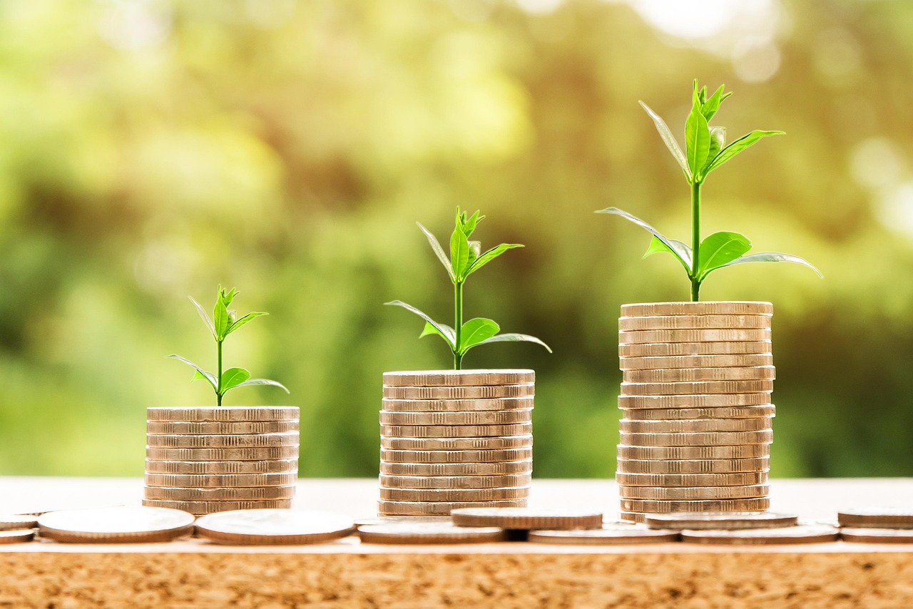 Make $100 A Day With AI: Real Examples